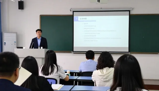 家庭日常使用中的企业内训课程优势展示